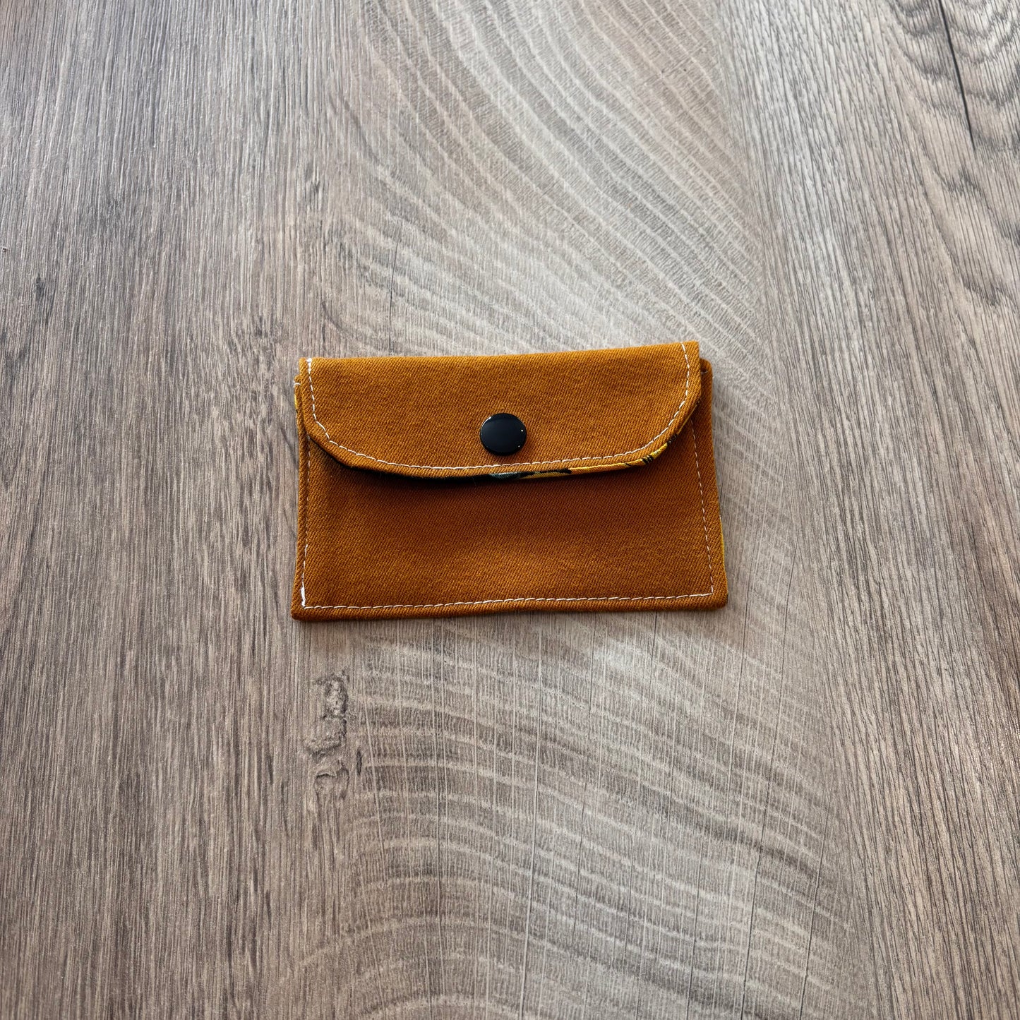 Porte-cartes jaune moutarde
