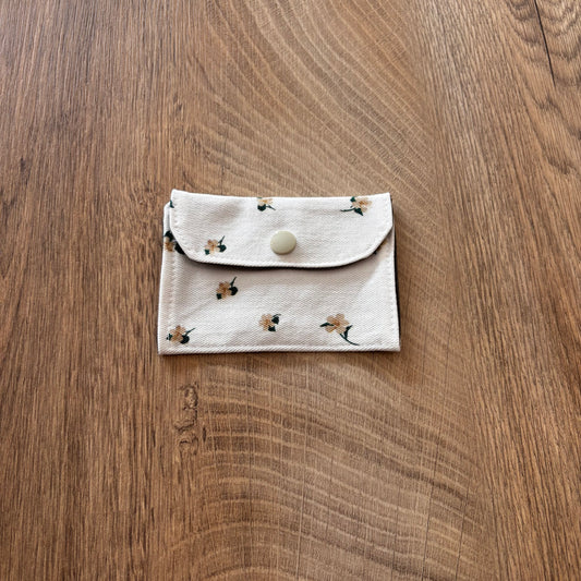 Porte-cartes blanc à fleurs