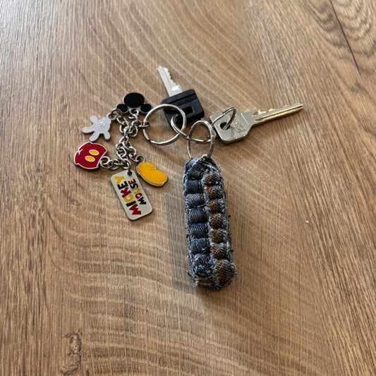 Porte-clés scoubidou bleu