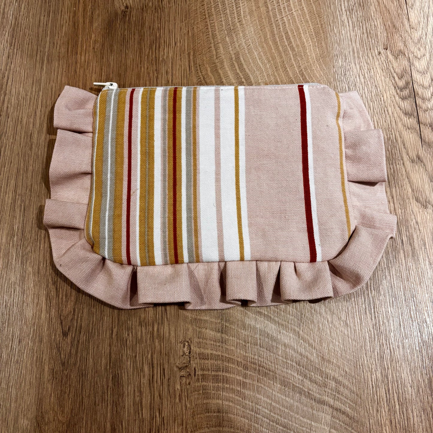 Pochette Claudette à froufrou rose ligné